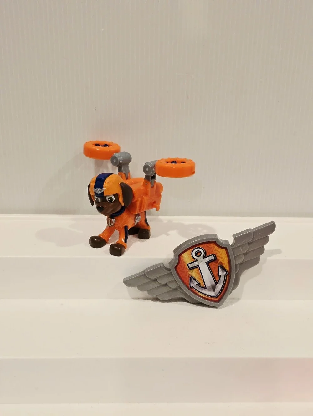 Paw Patrol Air Rescue Zuma Pup Pack Figure and Badge Set